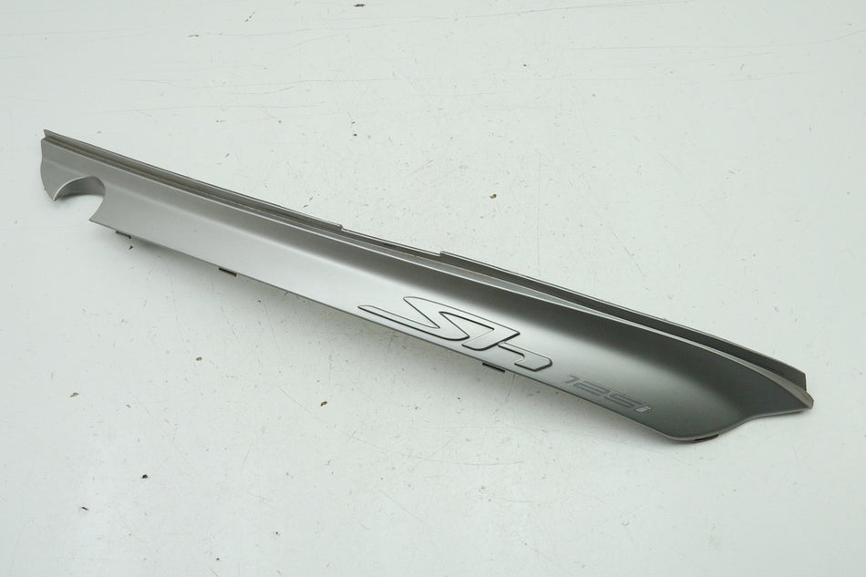 HONDA SH 125 JF23 Carenado trasero derecho superior Tapa Embellecedor Tapa lateral