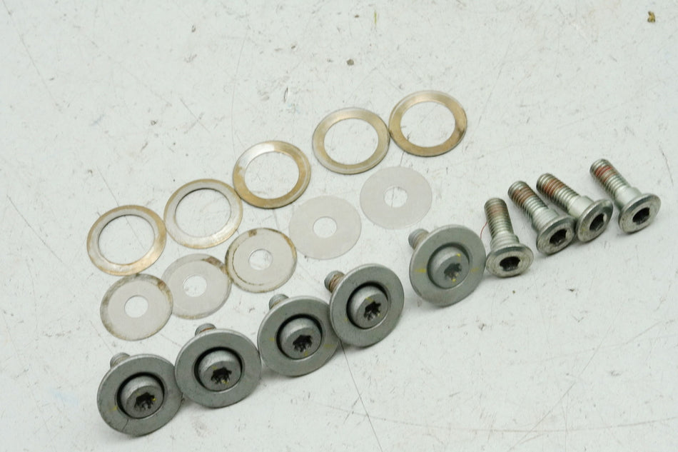 HONDA CB 125 R JC91 Screws for front & rear brake disc (for rim)