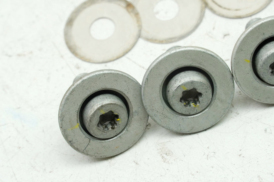 HONDA CB 125 R JC91 Screws for front & rear brake disc (for rim)