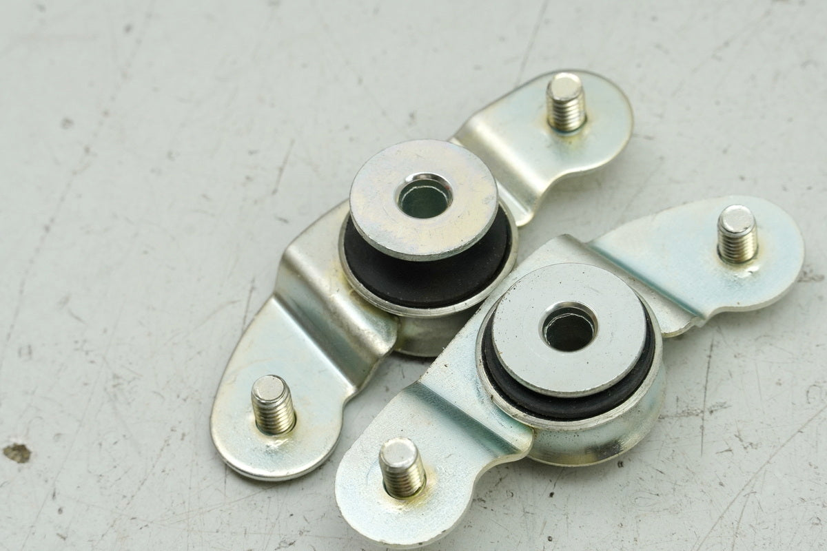 YAMAHA MTN 1000 MT-10 RN78 Bracket Tank Tank Holder Screw Holding Plate Carrier
