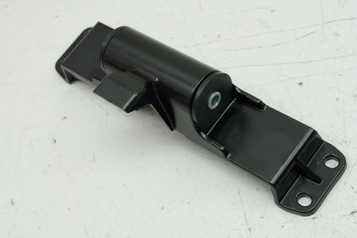 YAMAHA MTN 1000 MT-10 RN78 Bracket Tank Tank Holder Screw Holding Plate Carrier