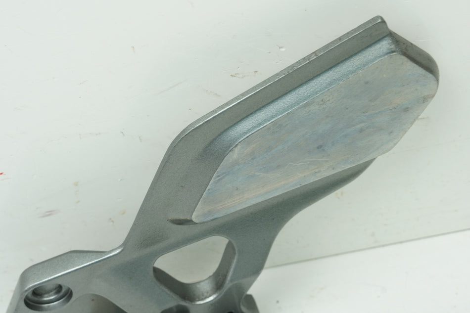 KAWASAKI ZZR 1100 D ZXT10D G Soporte estribo delantero izquierdo Conductor