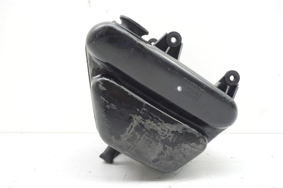 SUZUKI VS 750 VR51A INTRUDER Caja del filtro de aire trasero