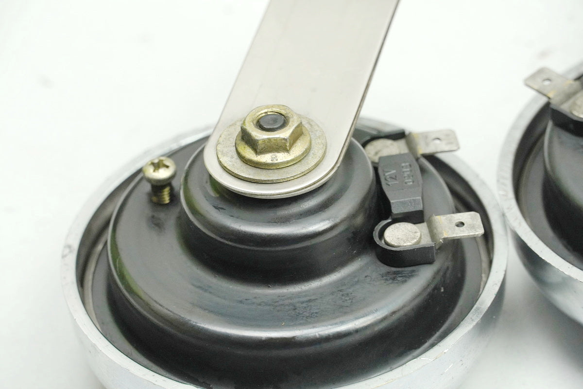 MOTO GUZZI California 1100 EV (KD) Hupe H + L Horn Signalhorn 2 Stück Maske