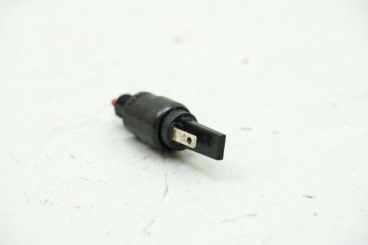 VESPA LX 50 2 ZAPC38101 Interruptor de luz de freno delantero derecho (en la bomba de freno)
