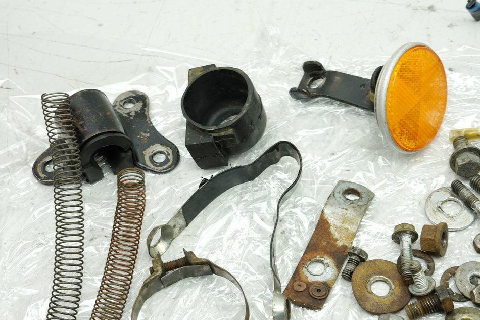 HONDA CB 250 G CB250G Schrauben Muttern Kleinteile für Rahmen Verkleidung 74-77