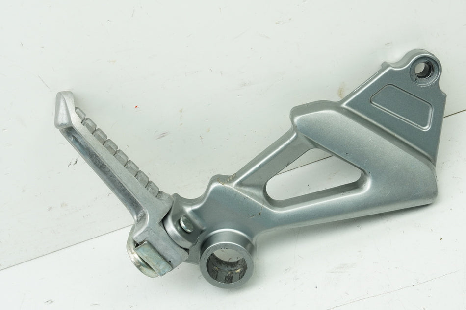 KAWASAKI ZZR 1100 D ZXT10D G Footrest System Pillion Right Holder Footrest