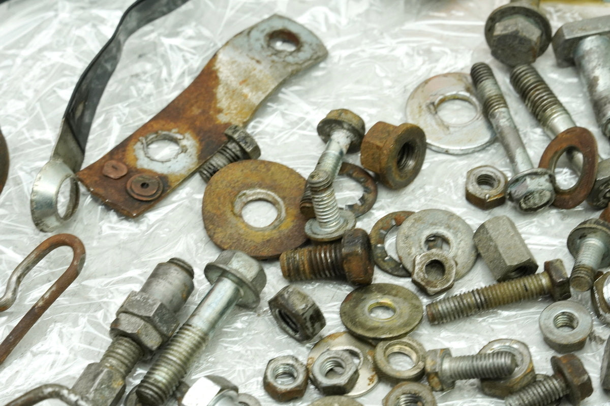 HONDA CB 250 G CB250G Screws Nuts Small Parts for Frame Fairing 74-77