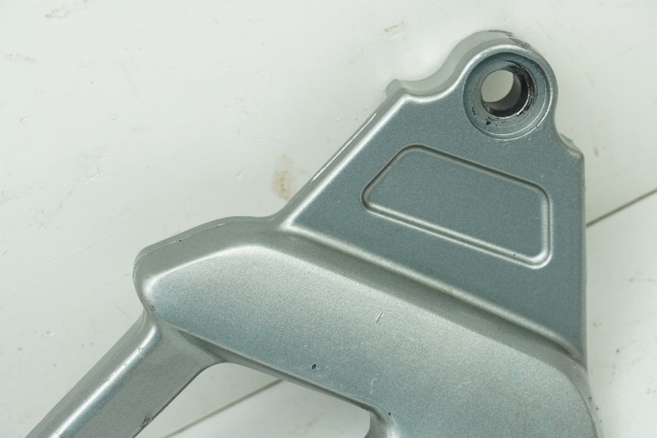 KAWASAKI ZZR 1100 D ZXT10D G Footrest System Pillion Right Holder Footrest