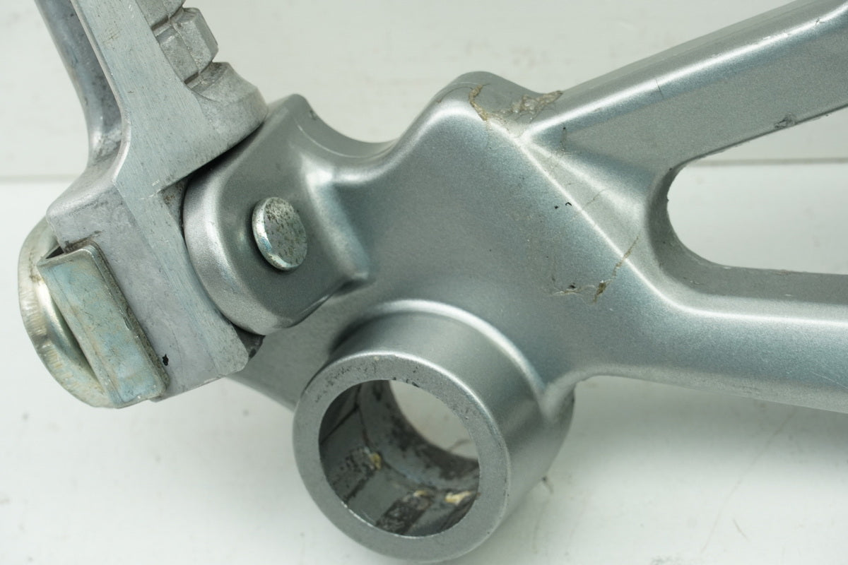 KAWASAKI ZZR 1100 D ZXT10D G Footrest System Pillion Right Holder Footrest