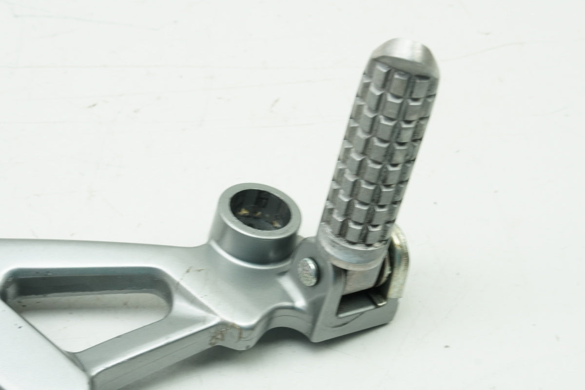 KAWASAKI ZZR 1100 D ZXT10D G Footrest System Pillion Right Holder Footrest
