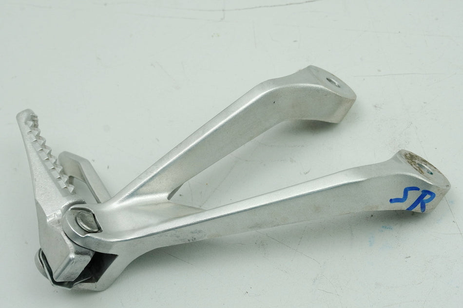 HONDA CB 125 R JC91 Estribera reposapiés pasajero derecho Soporte estribera placa de sujeción