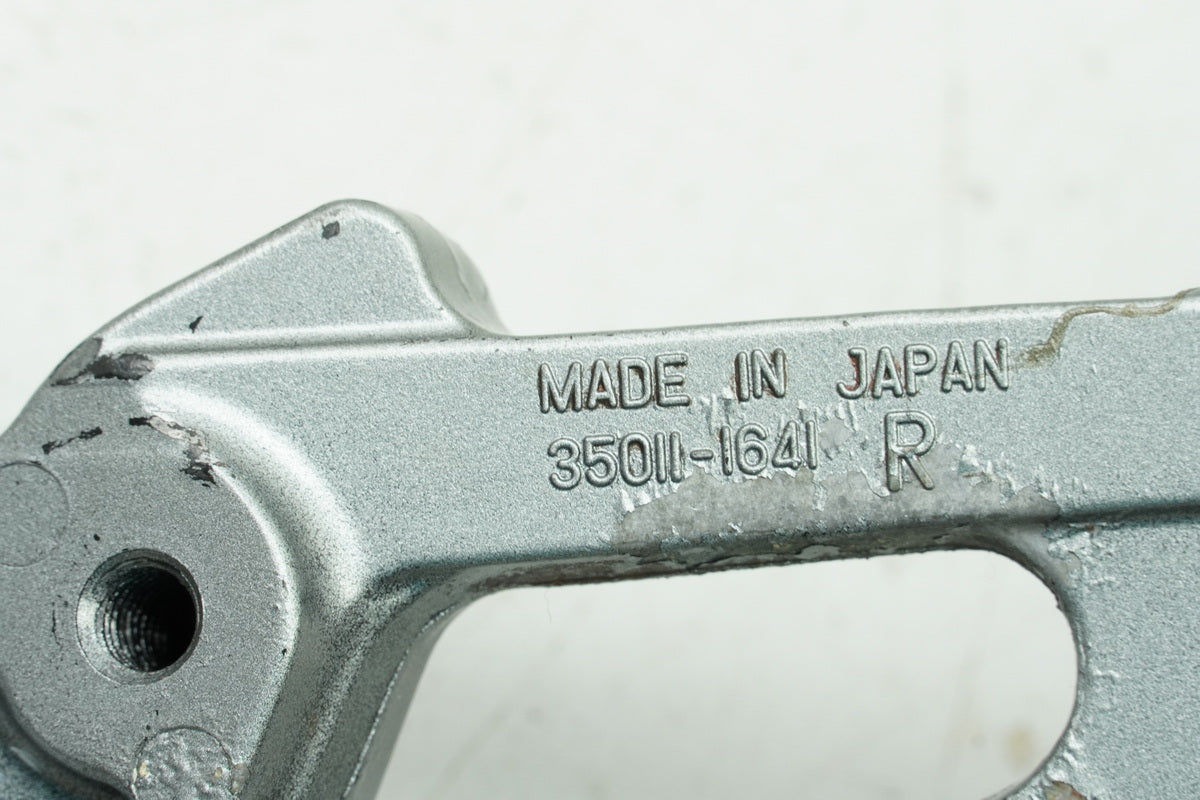 KAWASAKI ZZR 1100 D ZXT10D G Footrest System Pillion Right Holder Footrest