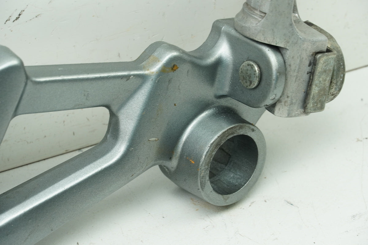 KAWASAKI ZZR 1100 D ZXT10D G Footrest System Pillion Left Footrest Holder