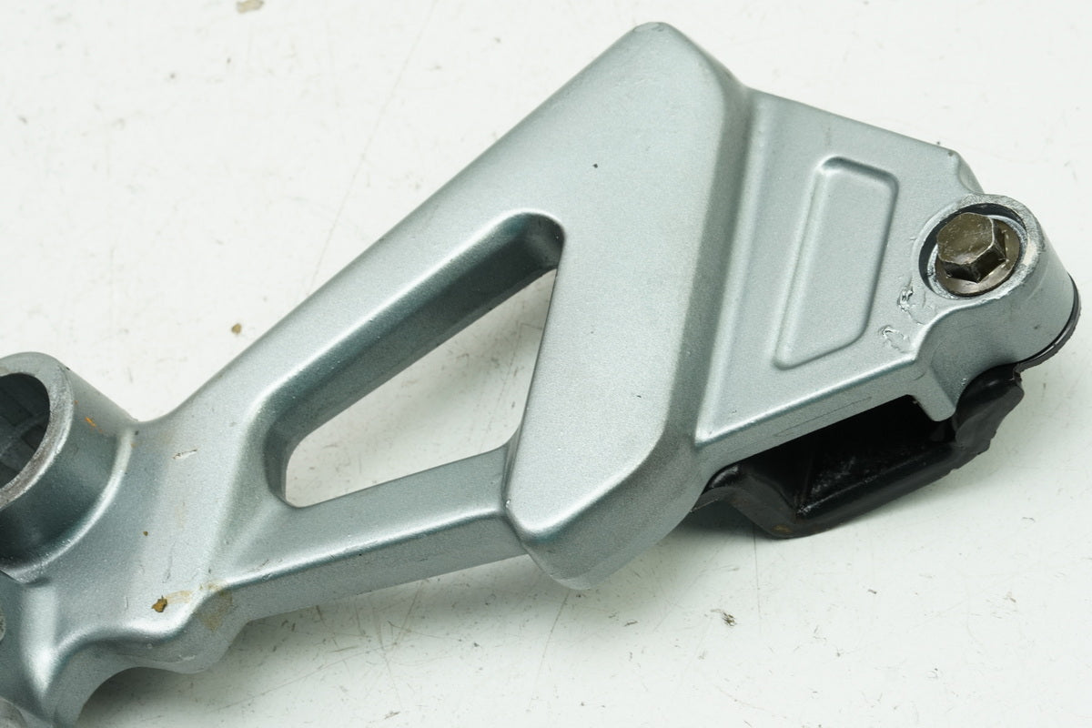 KAWASAKI ZZR 1100 D ZXT10D G Footrest System Pillion Left Footrest Holder