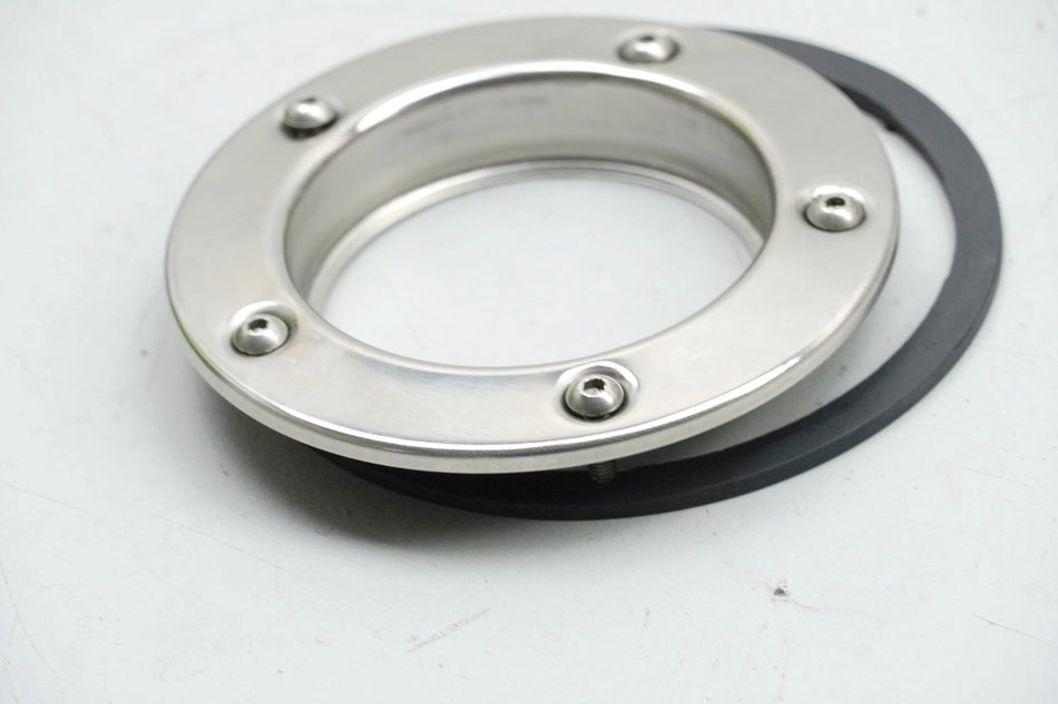 MOTO GUZZI California 1100 EV KD Halter Tankdeckel Stutzen Flansch (für Tank)