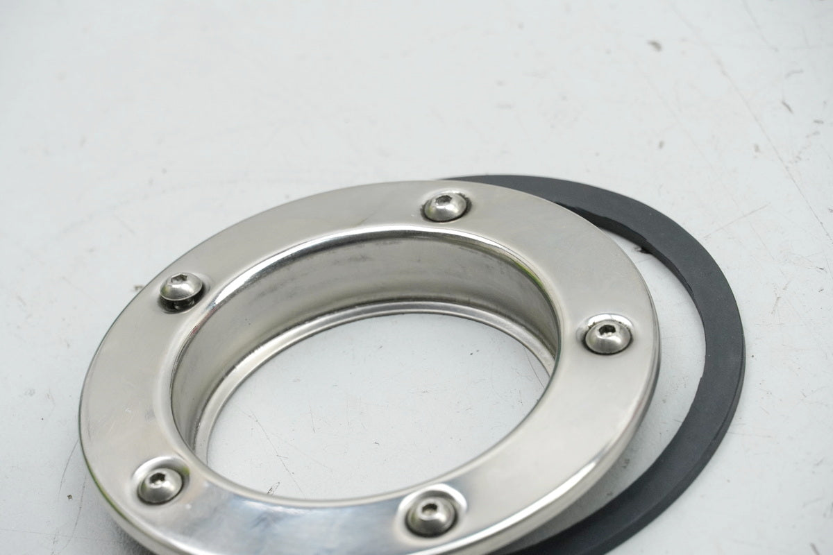 MOTO GUZZI California 1100 EV KD Halter Tankdeckel Stutzen Flansch (für Tank)