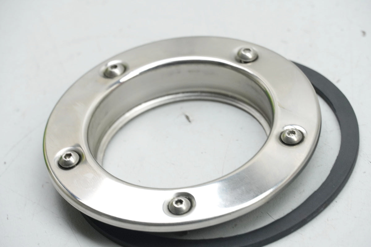 MOTO GUZZI California 1100 EV KD Halter Tankdeckel Stutzen Flansch (für Tank)