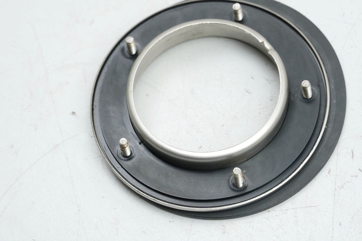 MOTO GUZZI California 1100 EV KD Halter Tankdeckel Stutzen Flansch (für Tank)