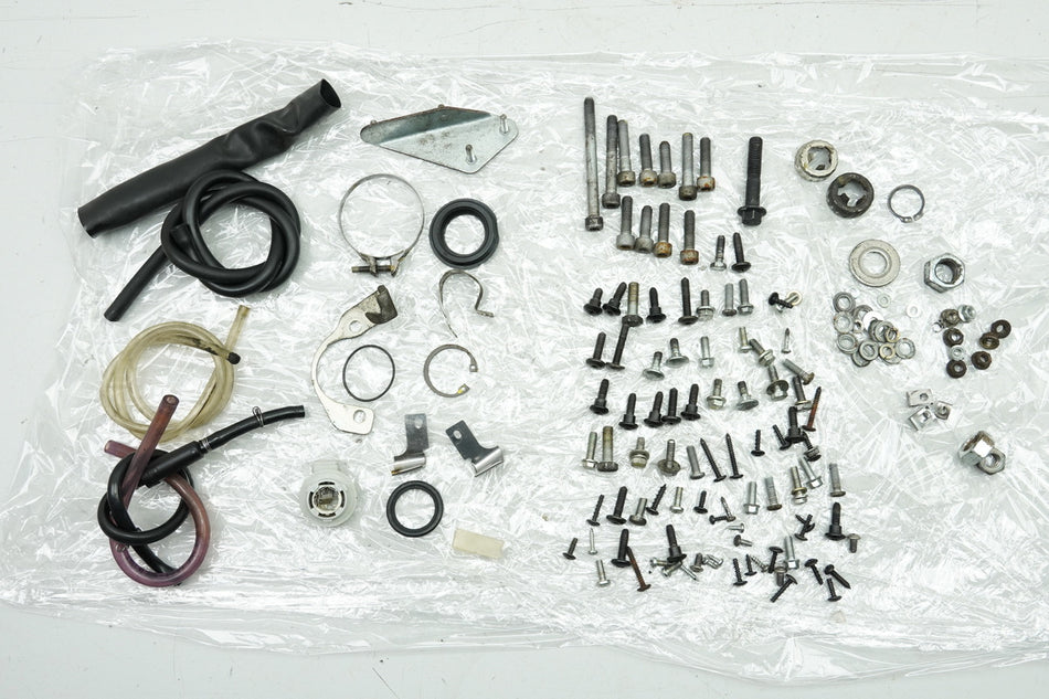 VESPA LX 50 2 ZAPC38101 Tornillos y piezas pequeñas (para chasis, tren de rodaje, carenado)