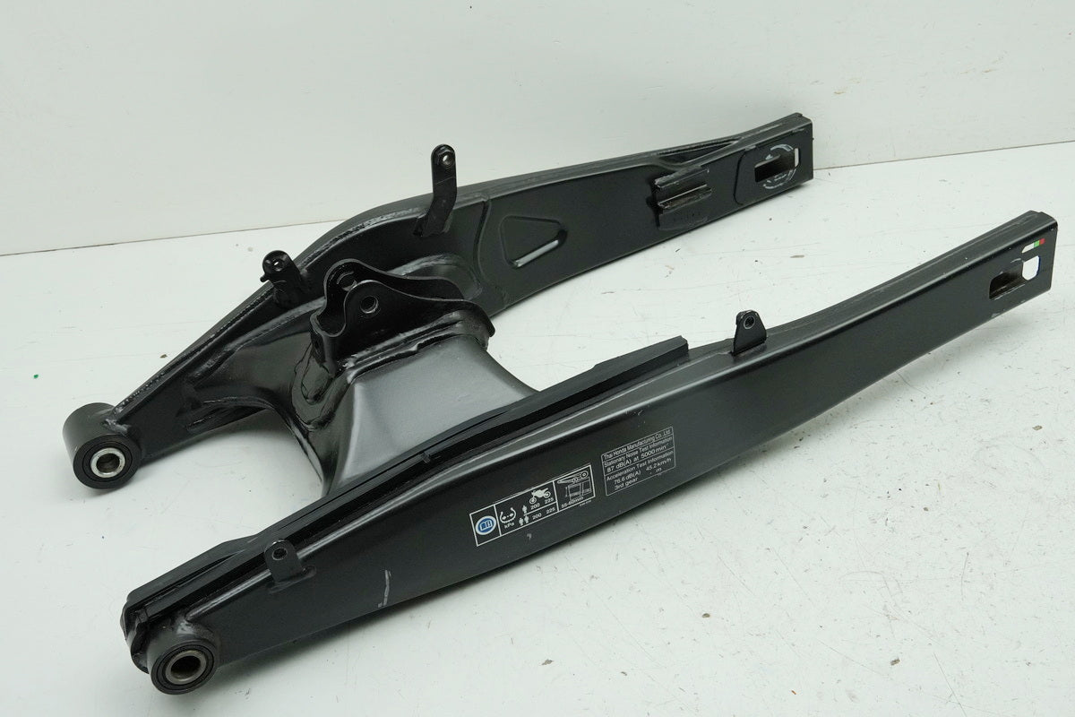 HONDA CB 125 R JC91 Swing Arm Rear Wheel Swing Arm (for rear wheel rim)