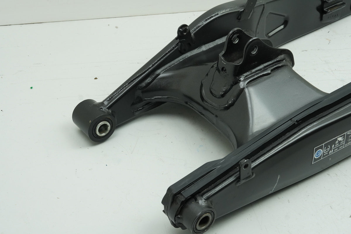 HONDA CB 125 R JC91 Swing Arm Rear Wheel Swing Arm (for rear wheel rim)