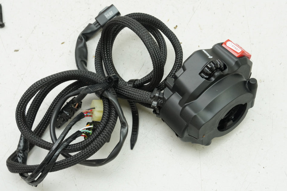 YAMAHA MTN 1000 MT-10 RN78 - Handlebar Switch Right Switch Emergency Stop Kill 4550 km
