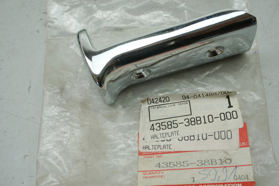 Suzuki Footrest Lower Part original 43585-38B10-000 VS VZ - NEW