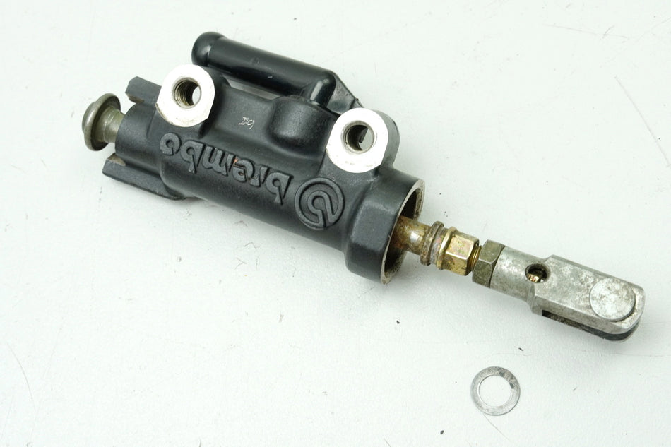 YAMAHA TDM 900 RN08 Cilindro de freno trasero Cilindro maestro de freno trasero Bomba de freno Brembo