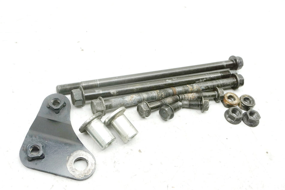 KAWASAKI ZX-6R ZX600F Halterung Motor Achse Bolzen Schrauben Motorhalter 95-97
