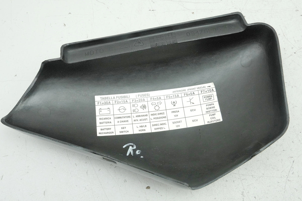 MOTO GUZZI California 1100 EV (KD) Right Side Cover Panel Trim