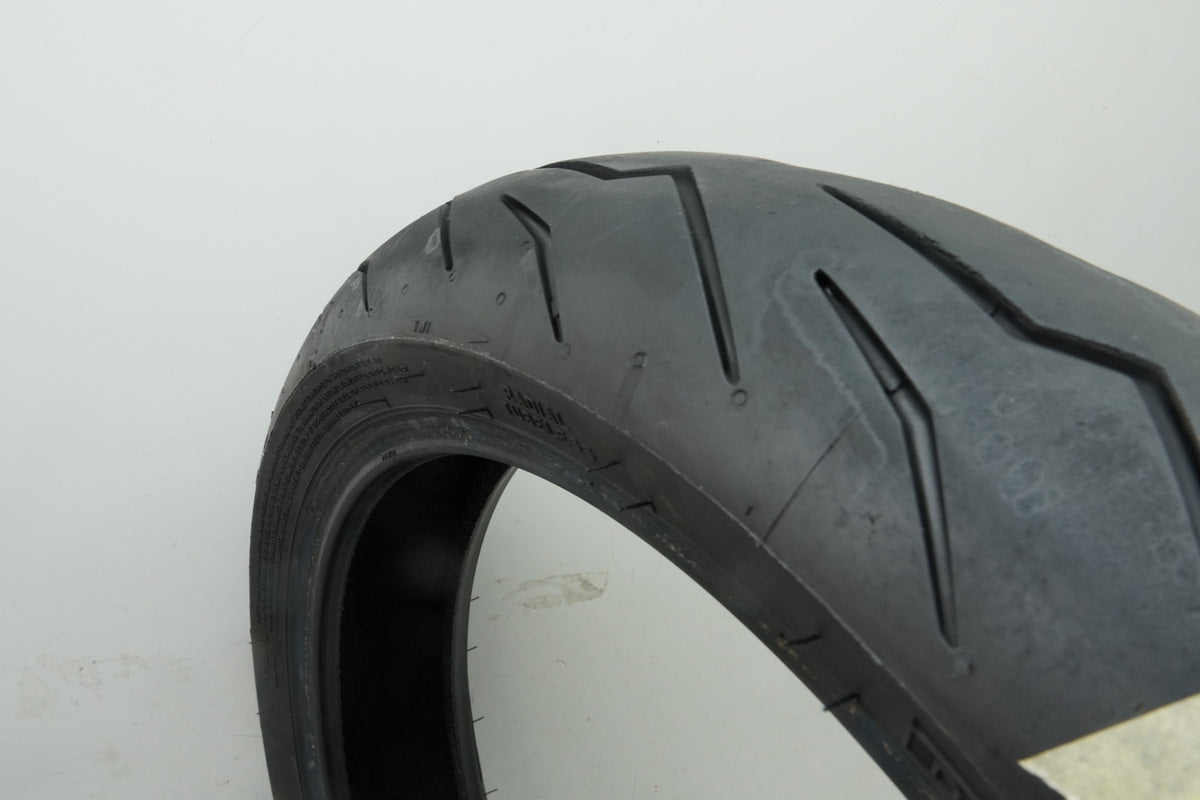 Pirelli Diablo Rosso III Reifen vorn 110/70 ZR17 54W - neuwertiger Zustand