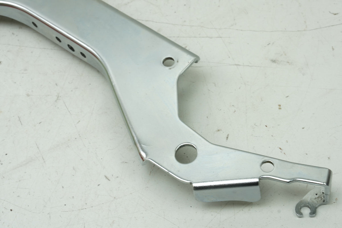 Honda GL 1500 F6C Valkyrie SC34 Strebe Halteplatte Vergaser vorn Stützenplatte