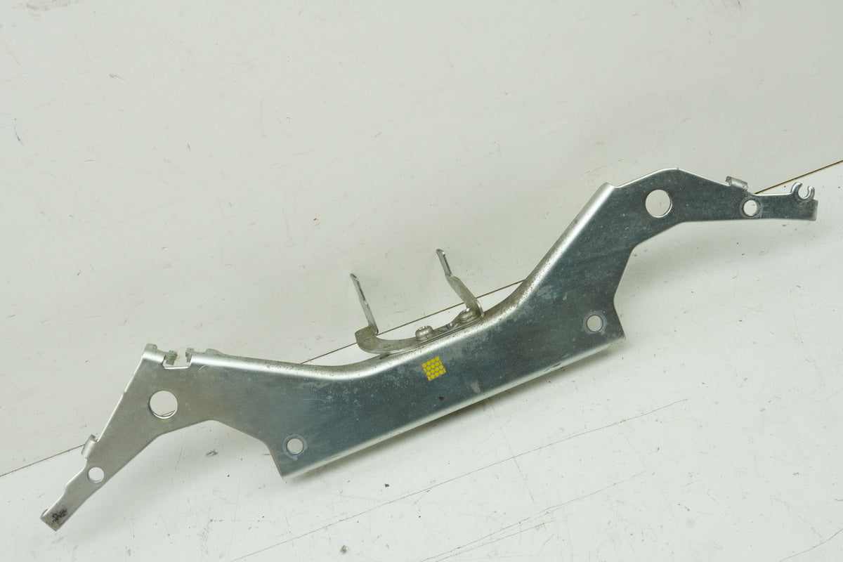 Honda GL 1500 F6C Valkyrie SC34 Strebe Halteplatte Vergaser hinten Stützenplatte