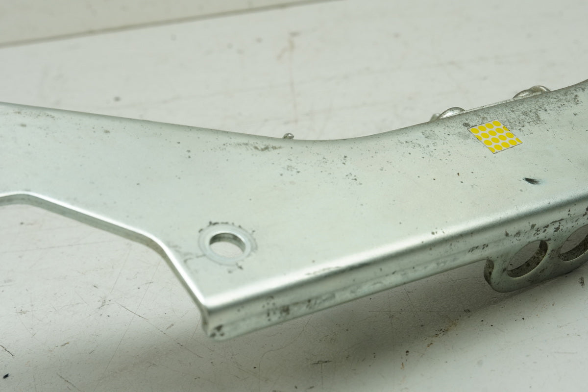 Honda GL 1500 F6C Valkyrie SC34 Strebe Halteplatte Vergaser hinten Stützenplatte