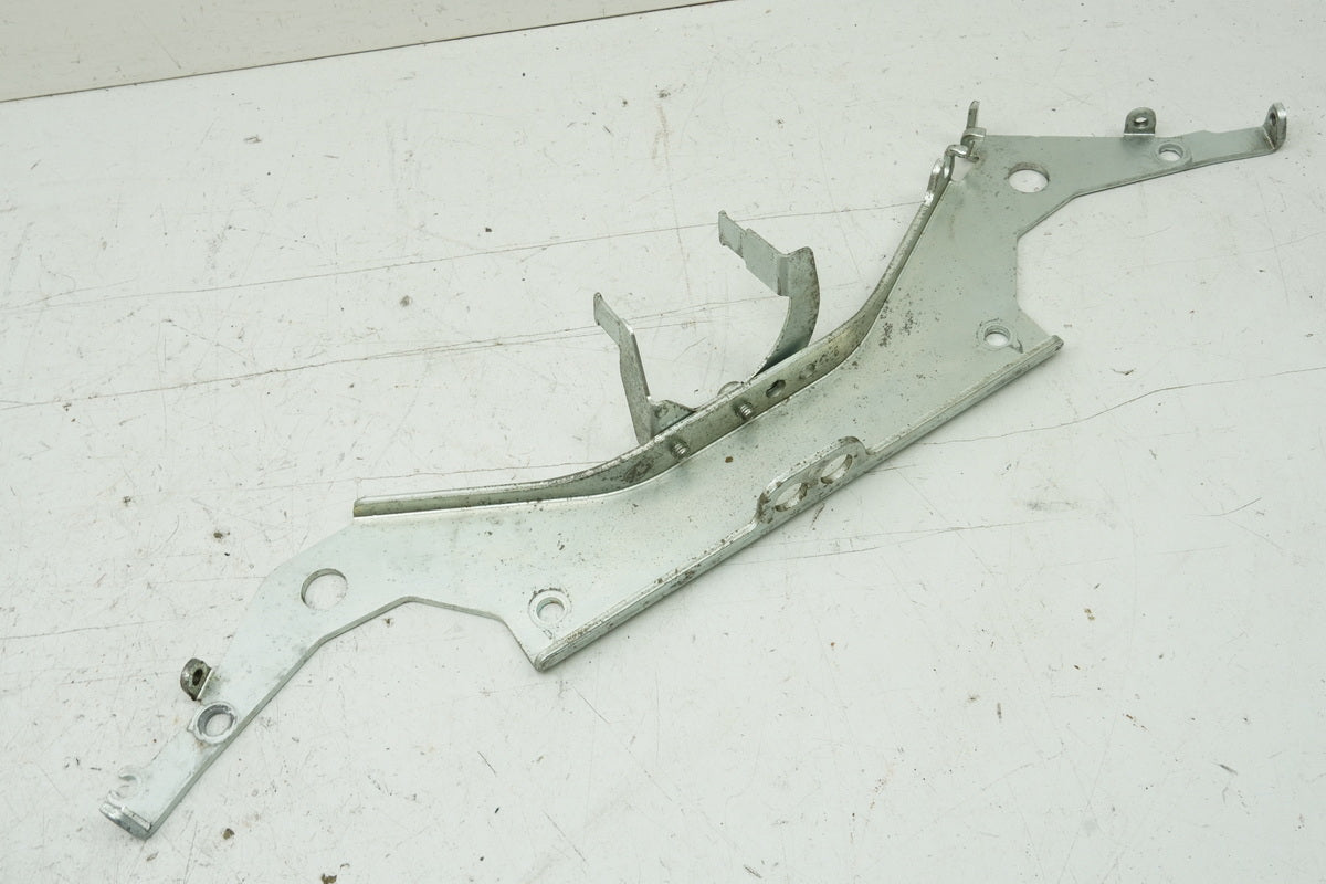 Honda GL 1500 F6C Valkyrie SC34 Strebe Halteplatte Vergaser hinten Stützenplatte