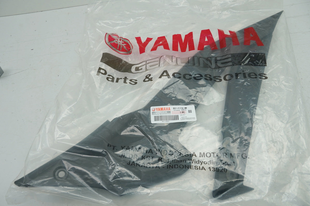 YAMAHA YZF R3 Side Cover Right Fairing Cover Trim BS7F171X00
