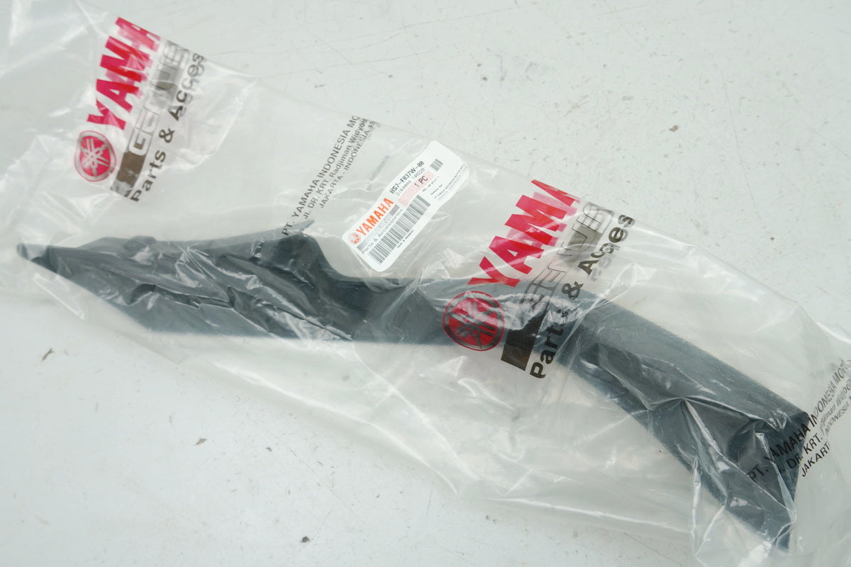 YAMAHA YZF R3 Fairing Cockpit Right Cover BS7-F837W-00