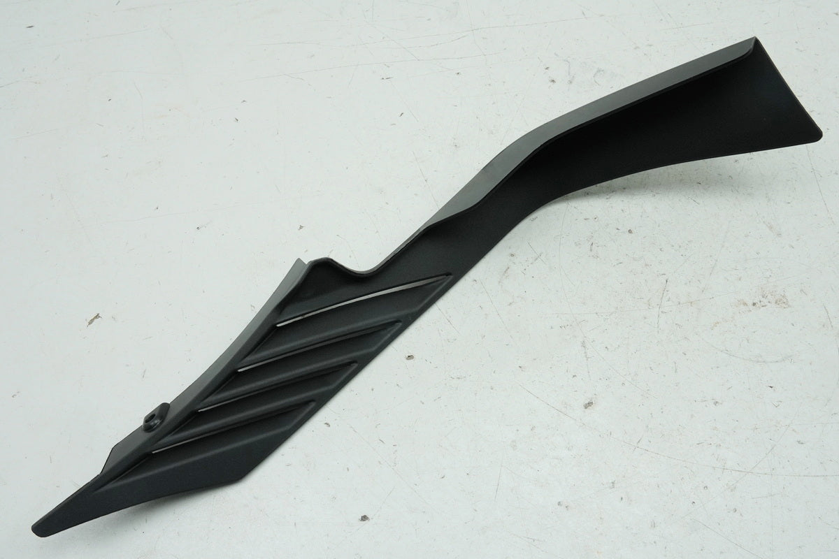 YAMAHA YZF R3 Fairing Cockpit Right Cover BS7-F837W-00