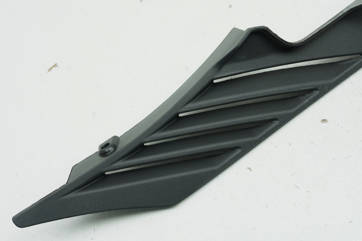 YAMAHA YZF R3 Fairing Cockpit Right Cover BS7-F837W-00