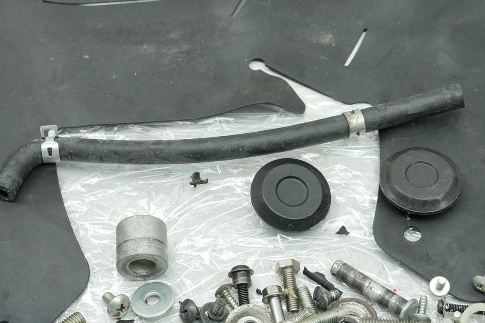 HONDA CBR 125 JC34 Tornillos y piezas pequeñas (para chasis, carenado, tren de rodaje)