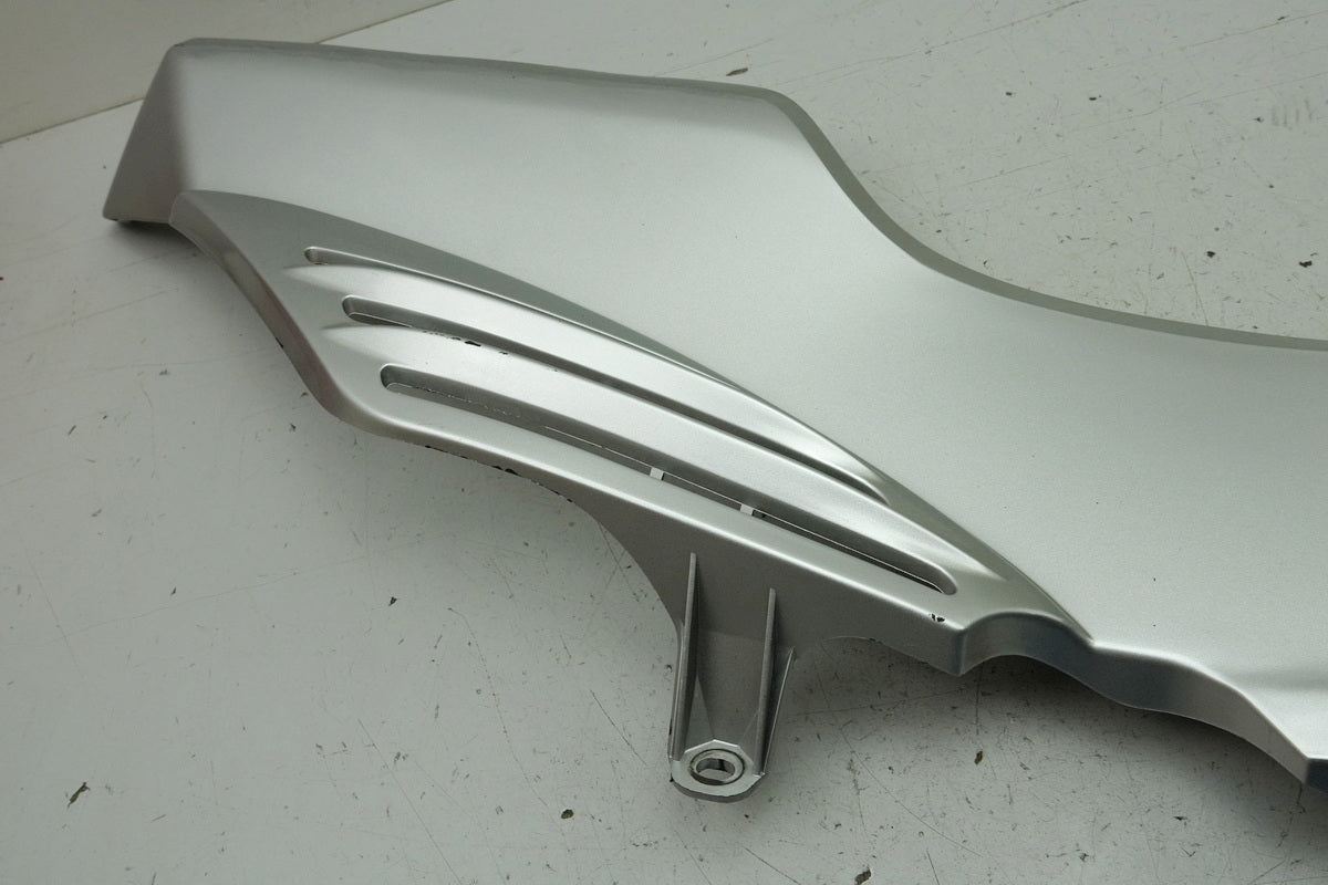 SUZUKI AN 400 WVAU BURGMAN Verkleidung unten rechts Bugspoiler Abdeckung K1 K2