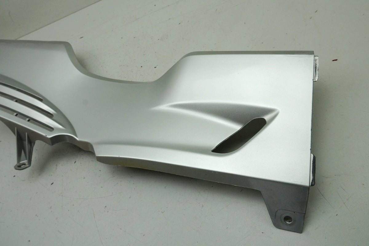 SUZUKI AN 400 WVAU BURGMAN Verkleidung unten rechts Bugspoiler Abdeckung K1 K2