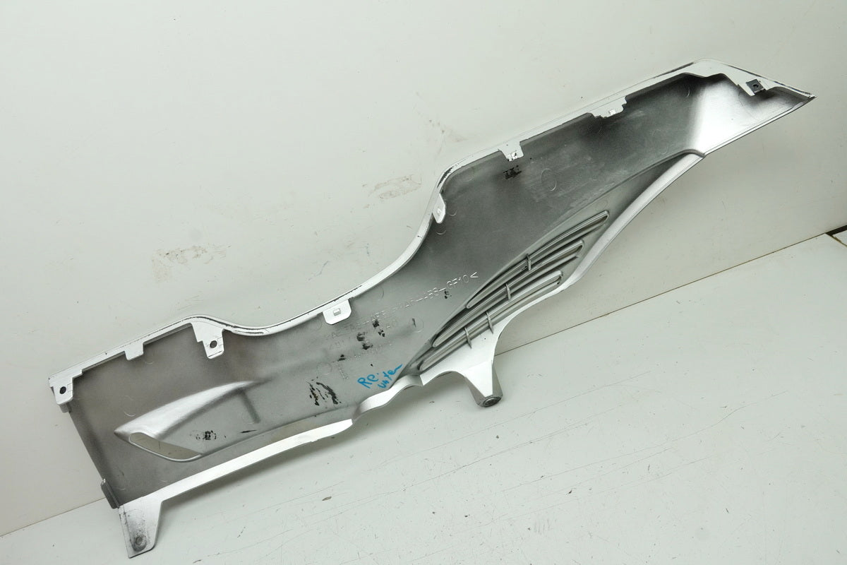SUZUKI AN 400 WVAU BURGMAN Verkleidung unten rechts Bugspoiler Abdeckung K1 K2