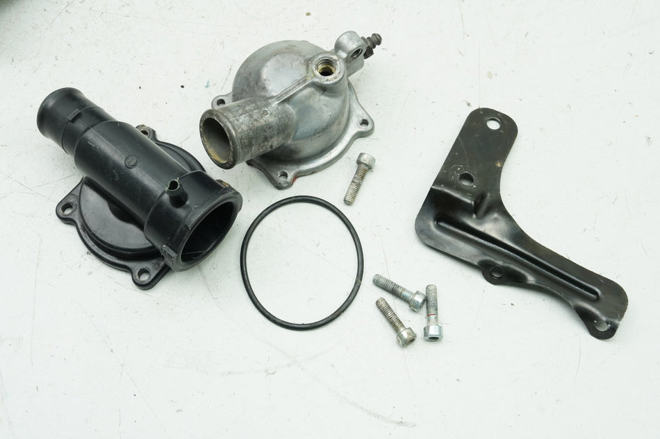 KAWASAKI ZZR 1100 D ZXT10D G Filler Neck Radiator Thermostat Housing