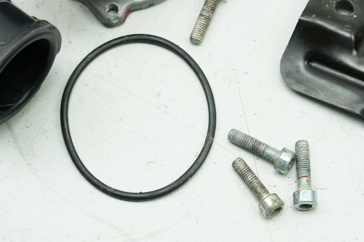 KAWASAKI ZZR 1100 D ZXT10D G Filler Neck Radiator Thermostat Housing