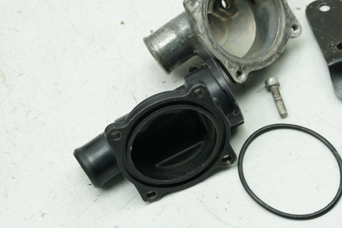 KAWASAKI ZZR 1100 D ZXT10D G Filler Neck Radiator Thermostat Housing