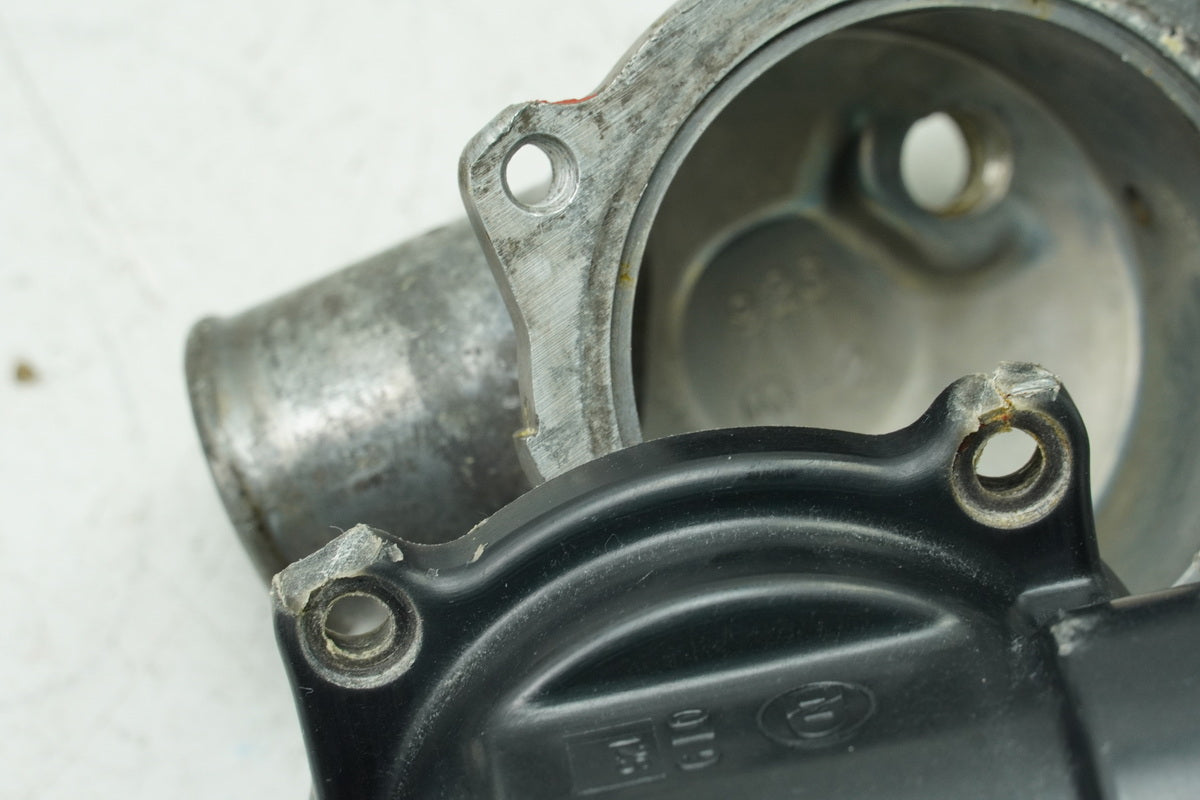 KAWASAKI ZZR 1100 D ZXT10D G Filler Neck Radiator Thermostat Housing