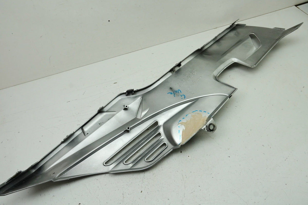 SUZUKI AN 400 WVAU BURGMAN Verkleidung unten links Bugspoiler Abdeckung K1 K2