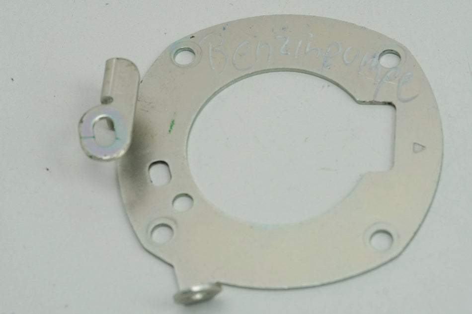 HONDA CB 125 R JC91 Halterung Benzinpumpe Feststellplatte Ring Kranz (für Tank)